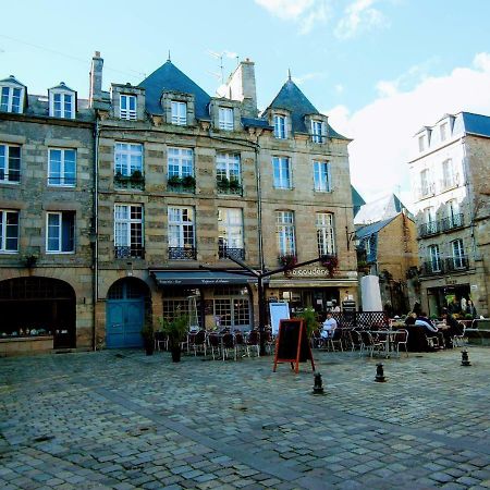 Gate House Lodge Dinan Eksteriør billede