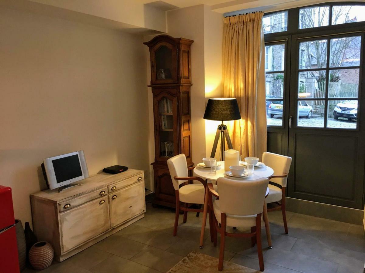 Gate House Lodge Dinan Eksteriør billede