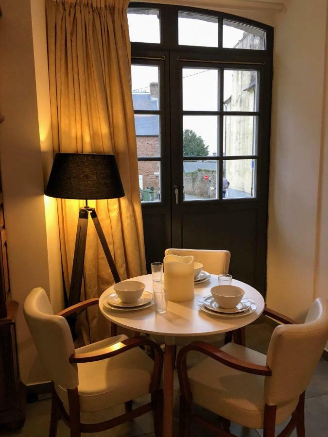 Gate House Lodge Dinan Eksteriør billede
