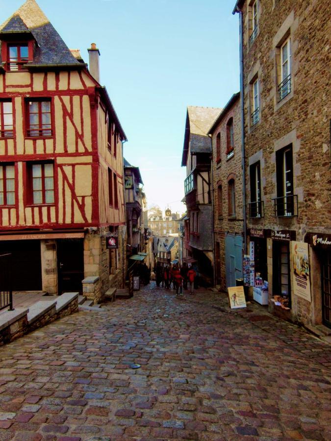 Gate House Lodge Dinan Eksteriør billede