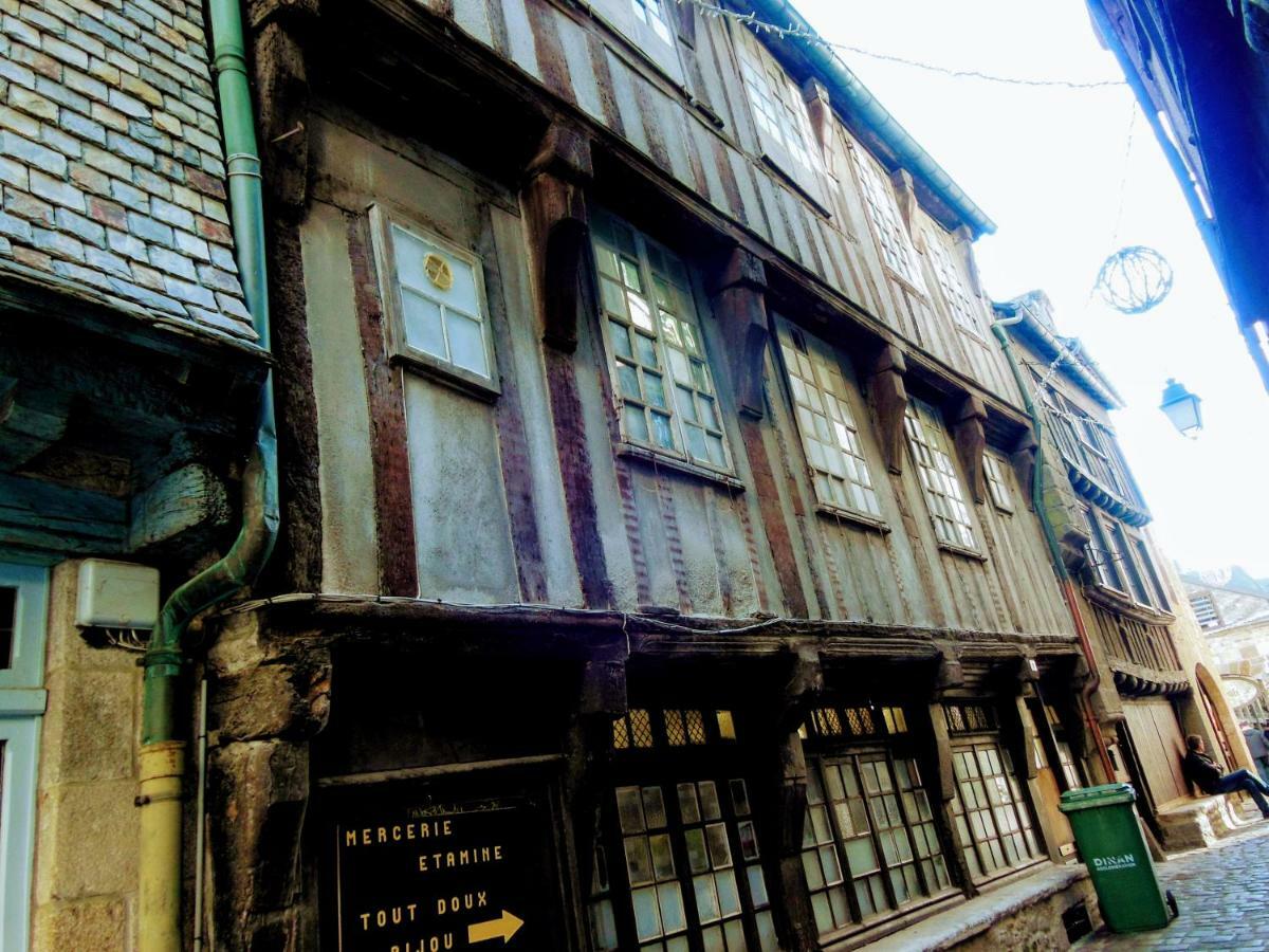 Gate House Lodge Dinan Eksteriør billede