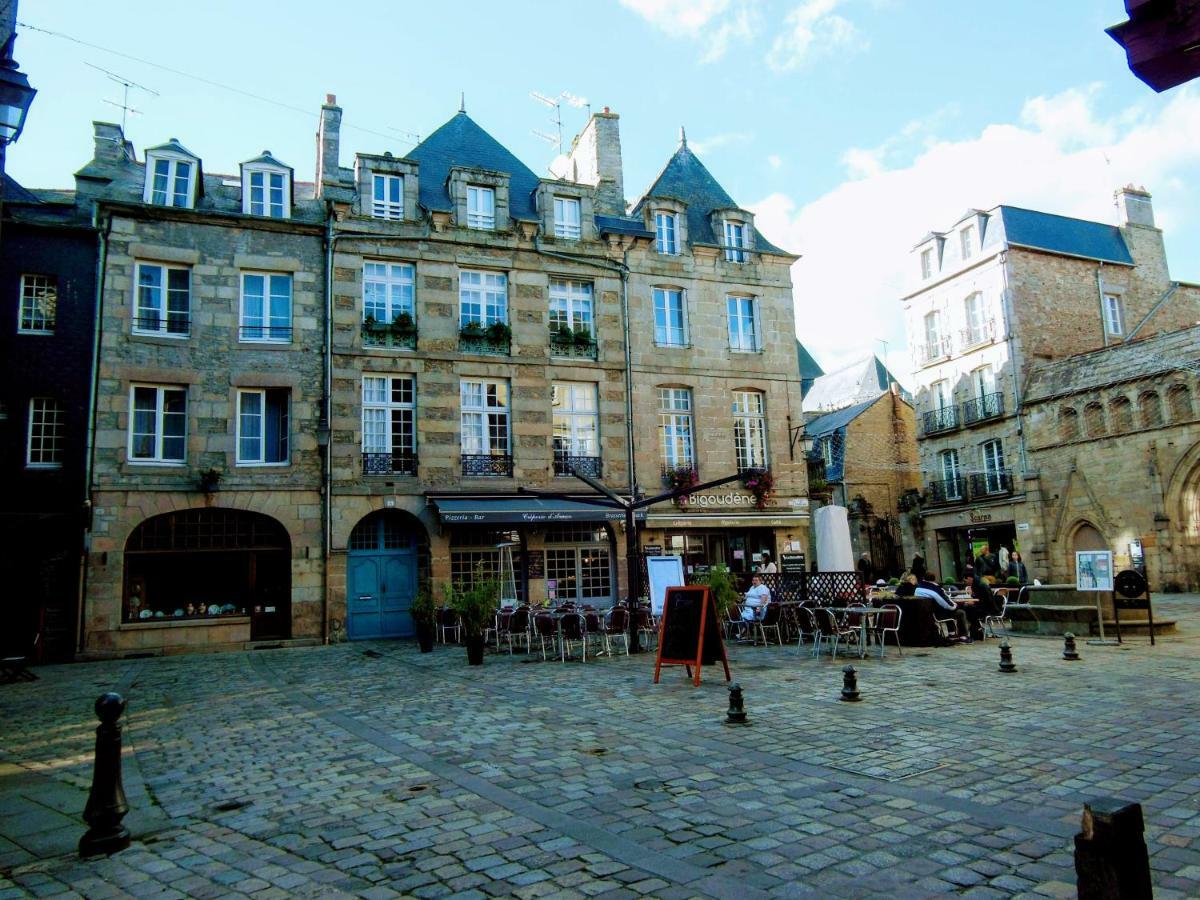 Gate House Lodge Dinan Eksteriør billede